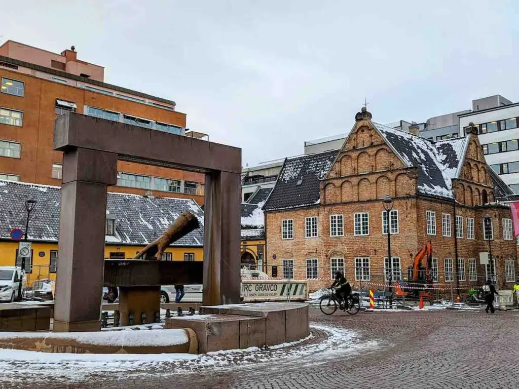 Christiania torv statue where Christiania torv promised to rebuild Oslo